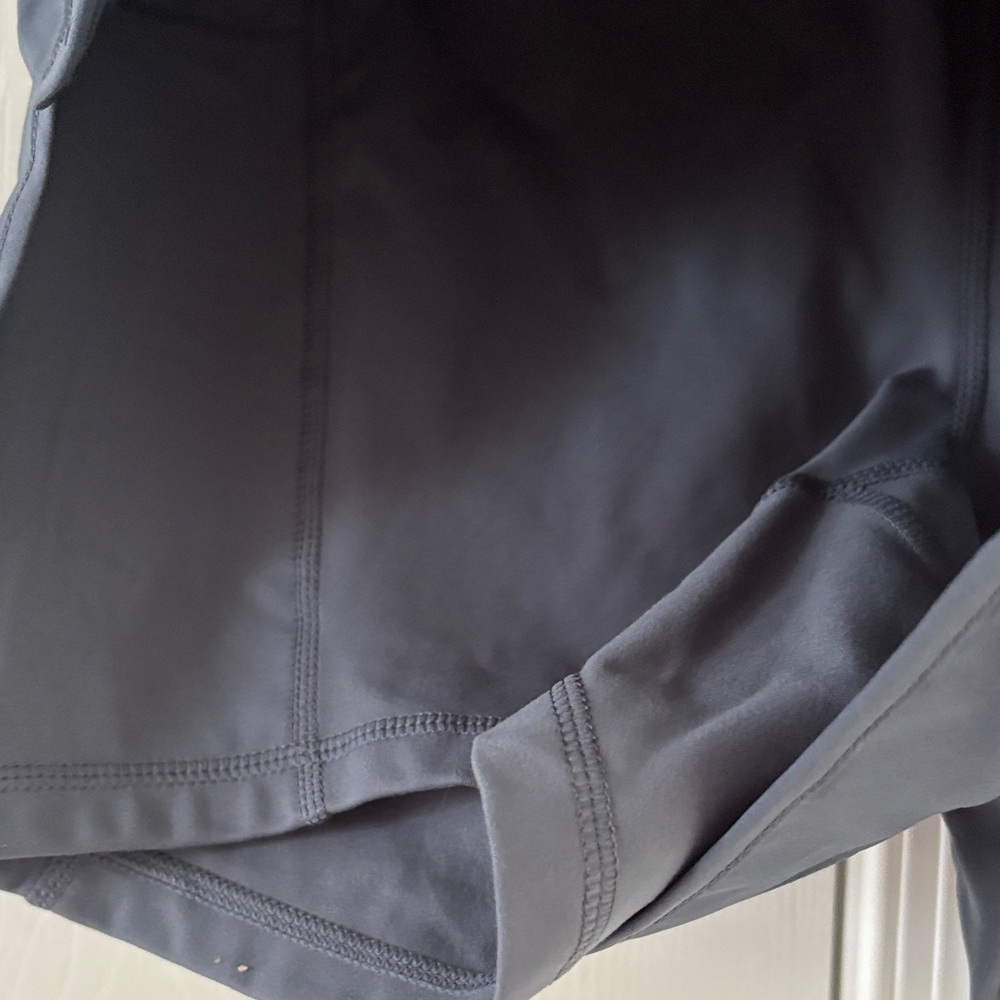 Yogalicious Luxe Lightstreme Alpine 2n1 Shorts - Picture 4 of 7